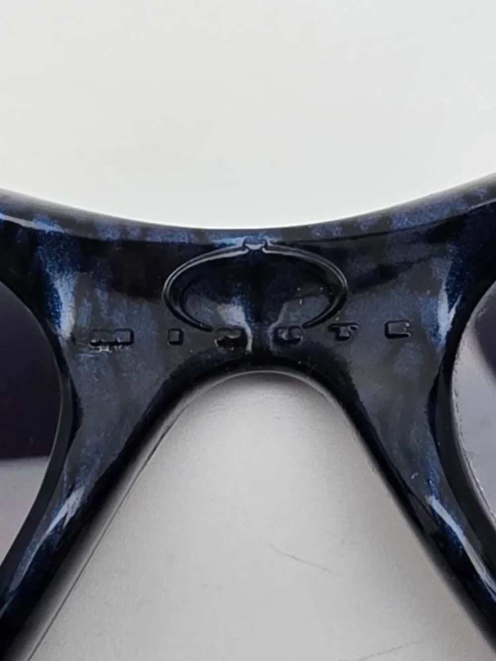 Oakley 04-088 Minute Gen 2 Cobalt Frame +Red Iridium Lens Sunglasses 54-18-133